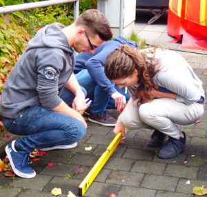 Studierende der Uni Siegen bei einer Schulung der Agentur Barrierefrei NRW